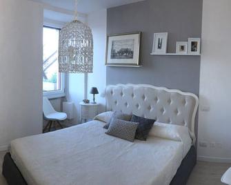 Luxury apartement 'The wheel' lovely view - Iseo - Chambre