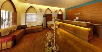 Malabar Heritage Hotels - Malappuram - Front desk