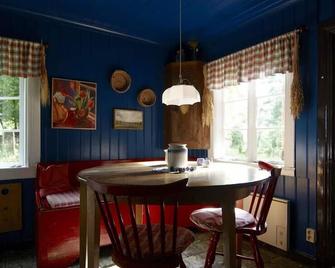 Byn med Lugn, Natur och Sjöar, Bastu - Lammhult - Comedor