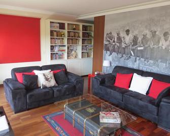 Sweet Home Braga Hostel & Guest House - Braga - Living room