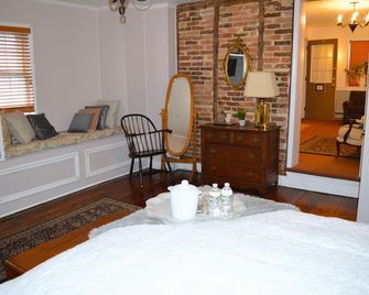 Mansion House 1757 - Fairfield - Bedroom
