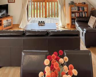 2 bedroom accommodation in Inverkirkaig - Lochinver - Living room