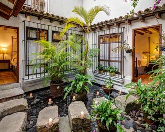 Casa Encantada - Antigua - Building