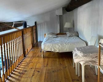 Maison chaleureuse à Ille-sur-Têt, jardin paisible, clim & cheminée - Ille-sur-Têt - Habitación