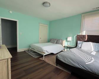 Beautiful Updated 4BR Apartment in DC with Easy Parking - Washington D. C. - Habitación