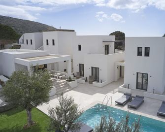 Isida Hotel - Kato Agios Petro - Gebäude