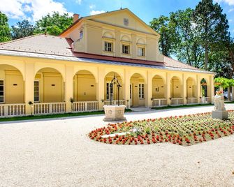 Klebelsberg Kastely - Budapest - Building