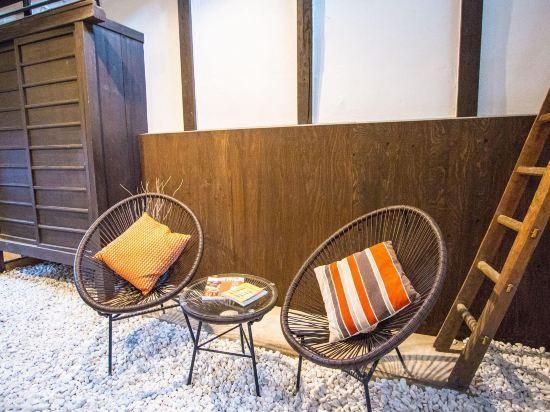 سانجو ميساساجي أومنوتوان - كيوتو - شرفة مرصوفة