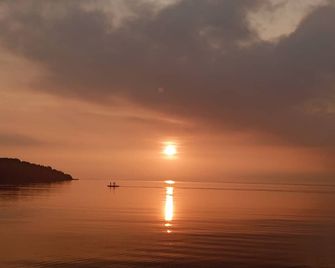 Oceanfront Guest House - Puerto Galera