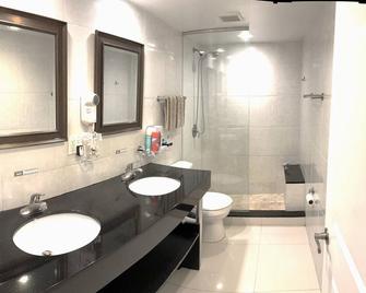 Combo 2 Apartments Ocean Manor - Fort Lauderdale - Phòng tắm