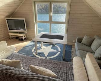 6 person holiday home in Rubbestadneset - Rubbestadneset - Sala de estar