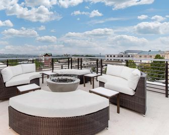 Cambria Hotel Downtown Asheville - Asheville - Varanda