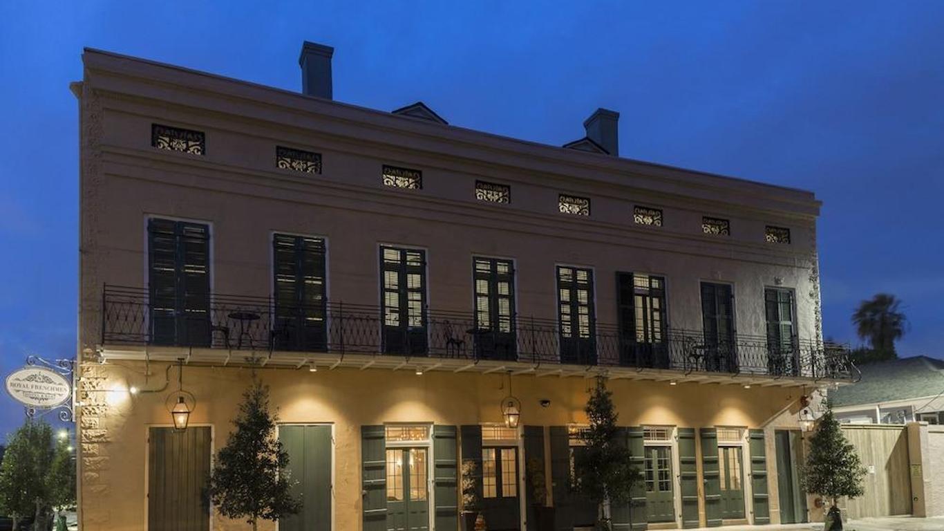 Royal Frenchmen Hotel And Bar