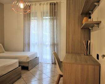 HQ Aparthotel Milano Inn Smart Suites - Comfort Apartment with 2 Bedrooms - Cinisello Balsamo - Camera da letto