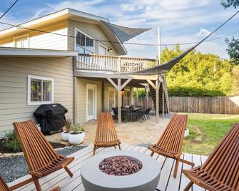 Designer Villa - Spacious, Modern Luxury Retreat close to SoCo and Downtown - Austin