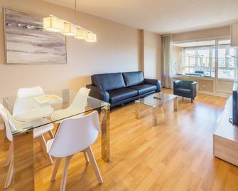 Apartamentos Gestion de Alojamientos - Pamplona - Living room
