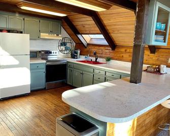 Hygge House (2 Houses In 1!) W/ Sauna - Anchorage - Kitchen