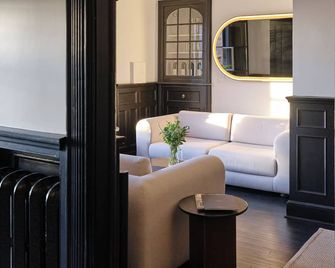 أوتل كاب ديامانت - كويبيك ستي - غرفة معيشة