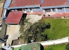 Private Two bedrooms 5 mins from Bole Int Airport - Addis Ababa - Building