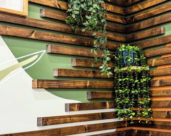 Secluded Tiny Home in Exclusive Paris Mountain! - Greenville - Escaleras
