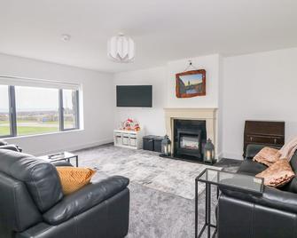 Old Field House, Family Friendly In Fethard-On-Sea, County Wexford - New Ross - Living room