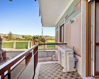 Victoria Apartments Family - Diano Marina - Balcón