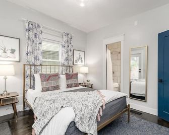 Spacious 5br/5.5ba Near Plaza & Museum - Kansas City - Sovrum