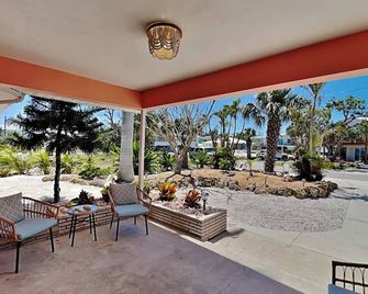 Private Cottage near the Beach with Pool + Dock for Gulf Access - Fort Myers Beach - Patio