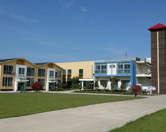 Geomunoreum Hostel - Jeju City