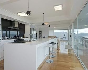 Lipscombe Escape panoramic views luxury and space - Hobart - Küche