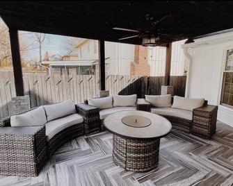 Incredible beautiful home ! Great location close to kc - Lenexa - Lounge