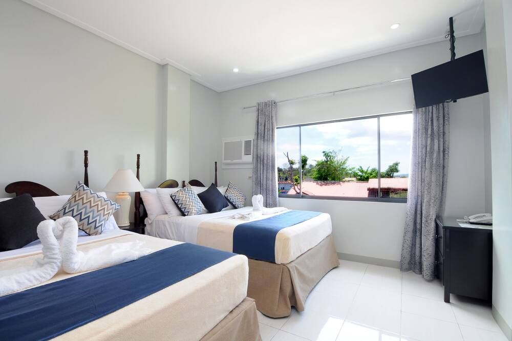 717 Cesar Place Hotel