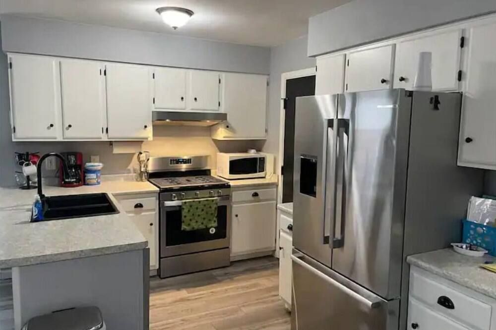 Well-equipped, renovated 3 Bedroom with Game Room - Farmington - Keuken