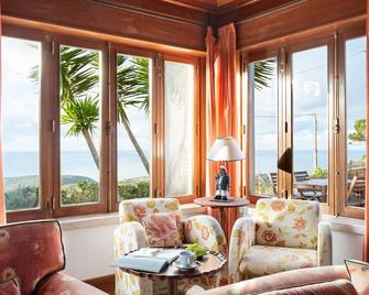 4BR House with Ocean View in Sintra by Host for Us - Sintra - Living room