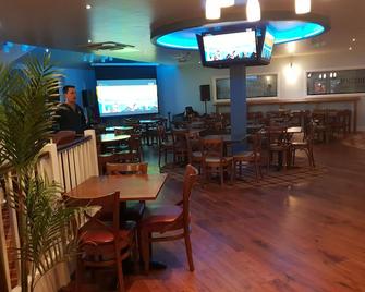 Park Home at Golden Sands Holiday Park - Rhyl - Restaurant