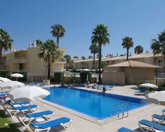 Jardins Vale de Parra - 실베스 - 수영장