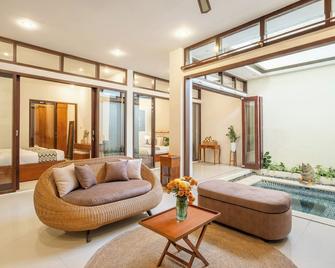 The Seven Residence - North Kuta - Vardagsrum