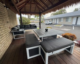 Busselton Gale Street Motel & Villas - Busselton - Pati