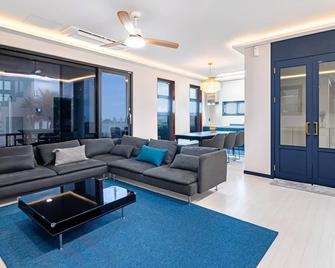 Casadelfino in Jeju - Seogwipo - Living room