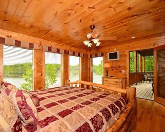 January Wellness: Book Near Scenic Hiking Trails - Sevierville - Bedroom