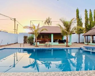 Welcome Lodge - ואגאדוגו - בריכה