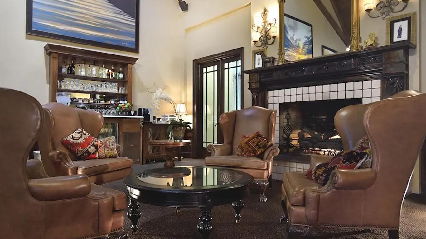 Lambertville Station Inn