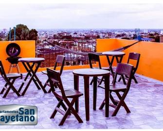 Apartaestudios San Cayetano Cali - Cali - Balcony