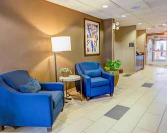 Charlotte Suites by IHG - Charlotte - Hall