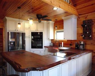 Creekside Cabin with hot tub - Leitchfield - Cocina