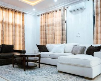 Ocean Breeze Luxury Apartments - Bijilo - Living room