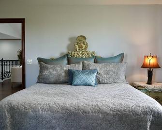 Clean and cozy farmhouse - Weatherford - Bedroom
