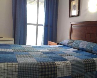 Hotel Marina Victoria - Algeciras - Schlafzimmer