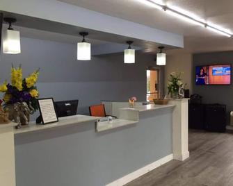 Lotus Inn and Suites - Nashville - Front desk