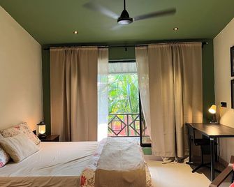 Shantai Luxury Homestay - Ganpati Pule - Bedroom